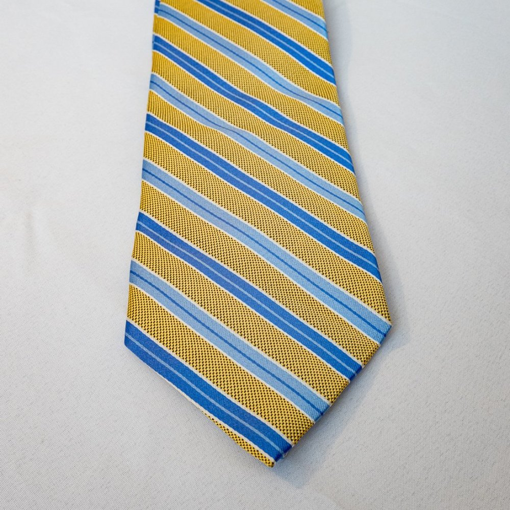 Brooks Brothers Blue Yellow Tie 100% Silk NEW